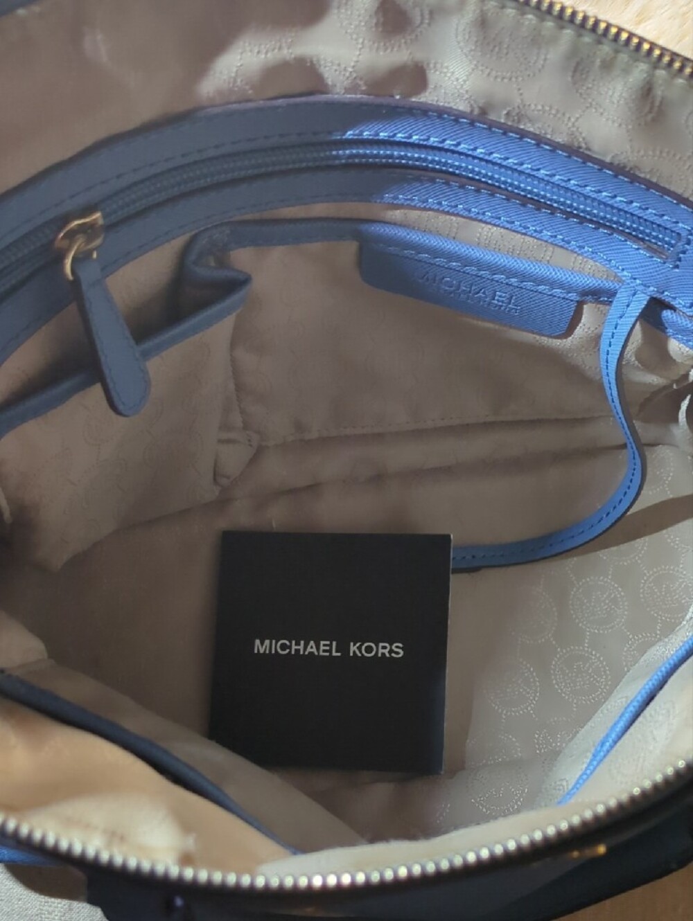Michael Kors Powder Blue Saffiano Leather Dome Satchel $40 - Picture 7 of 9